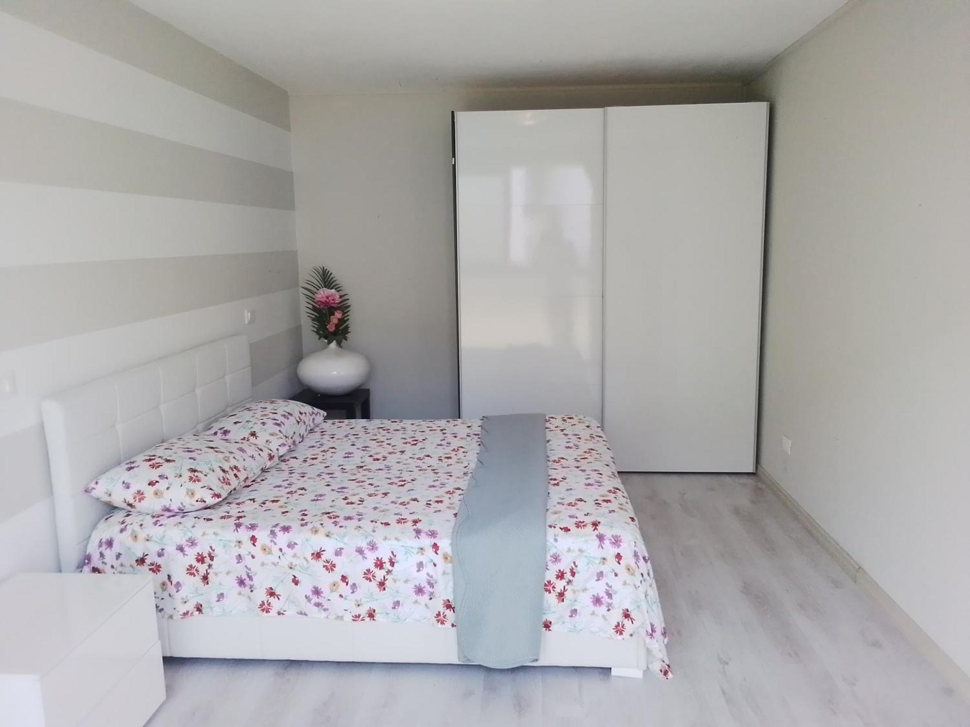 Holiday Apartaments Дезенцано-дель-Гарда Экстерьер фото