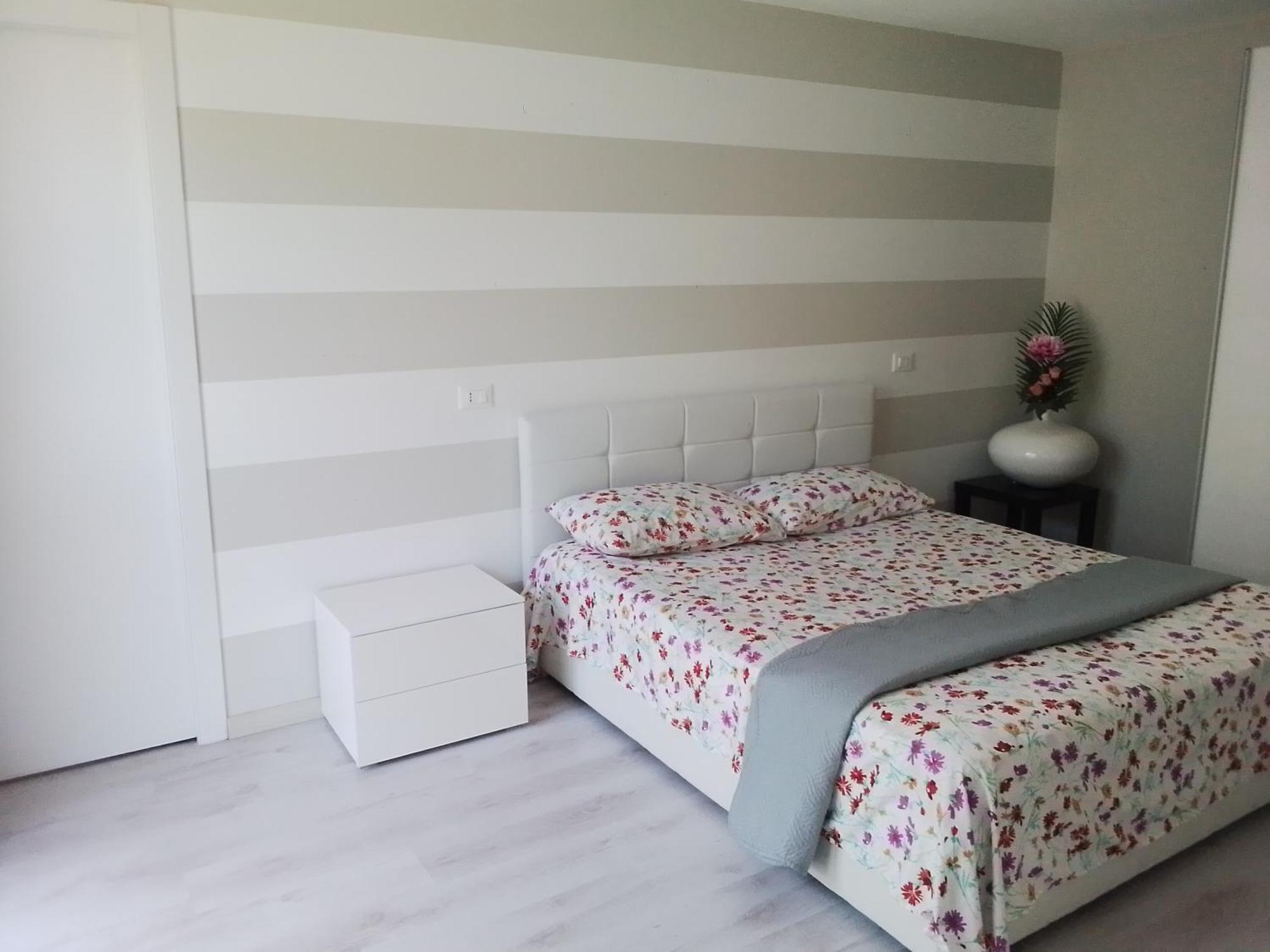 Holiday Apartaments Дезенцано-дель-Гарда Экстерьер фото